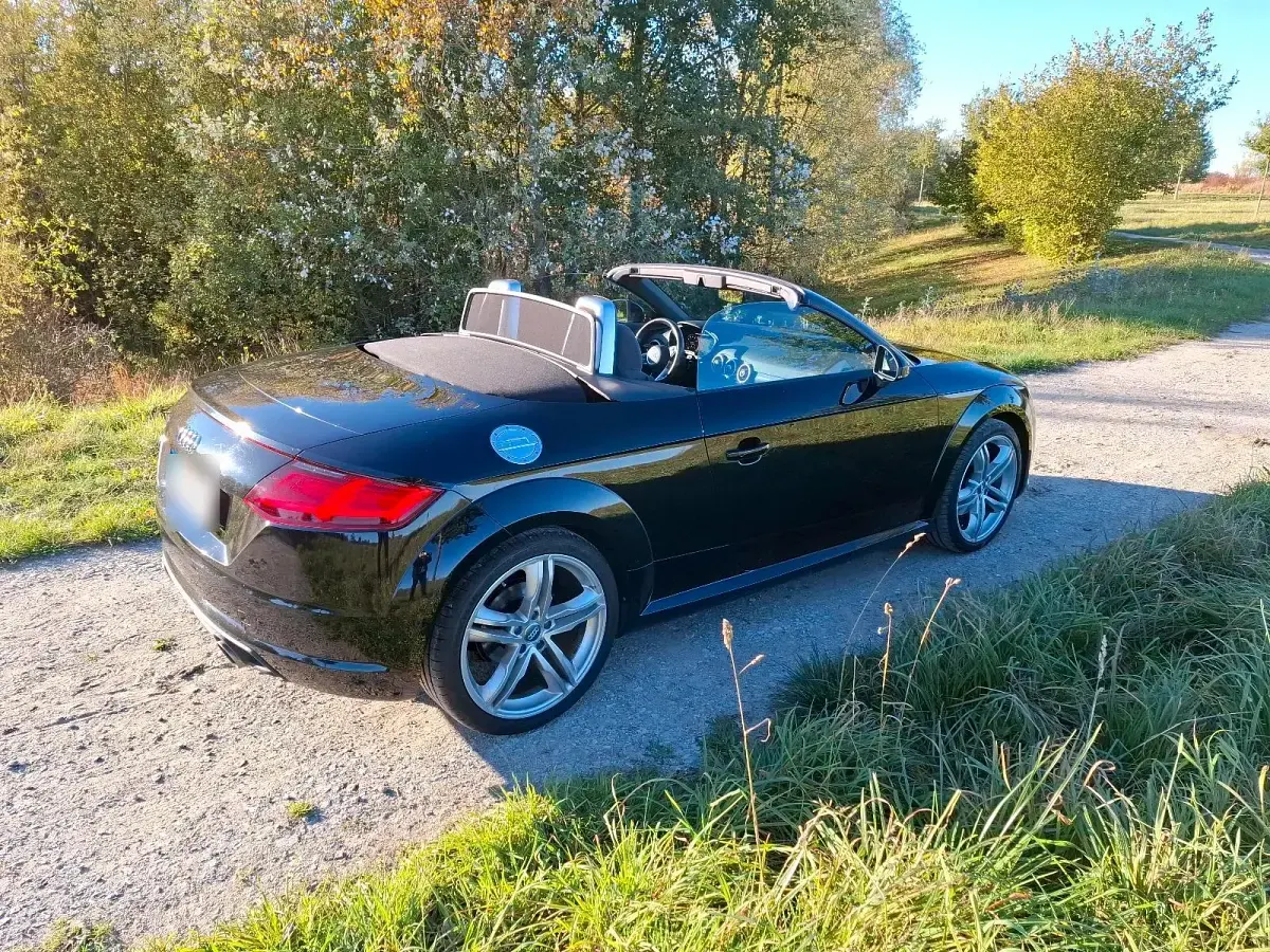 Gebraucht Audi TT Roadster 180 PS (132 kW) 2017 Schwarz Cabrio