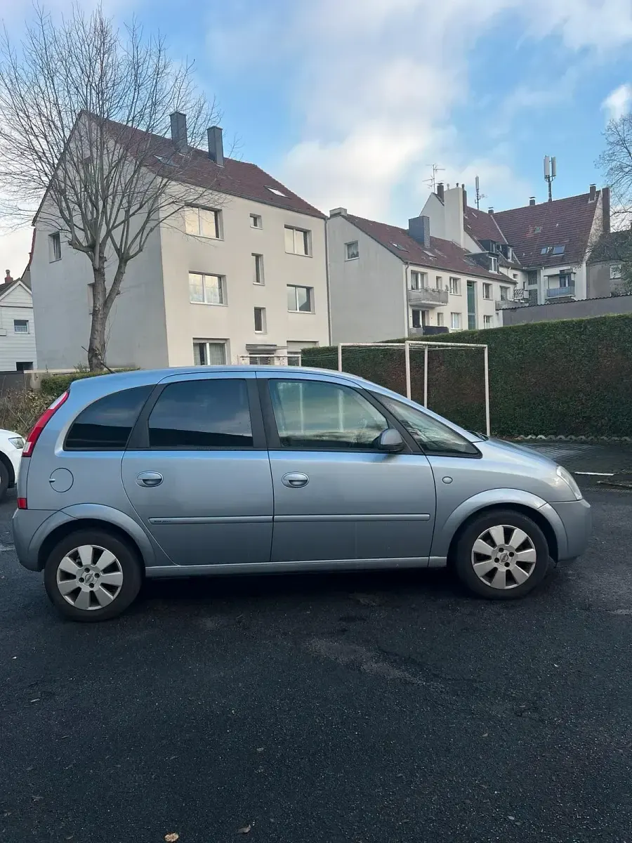 Gebraucht Opel Meriva 87 PS (63 kW) 2003 Silber Van / Kleinbus