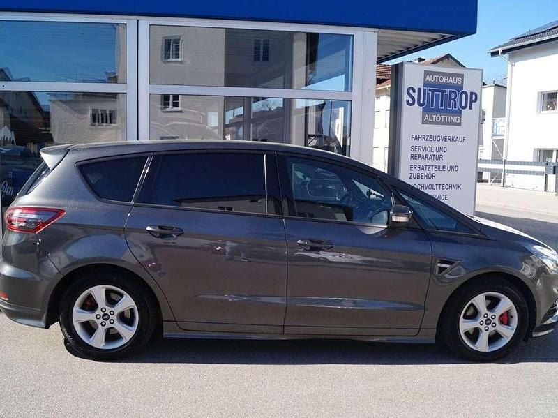 Gebraucht Ford S-MAX S 241 PS (177 kW) 2019 Magnetic (metallic) Van / Kleinbus