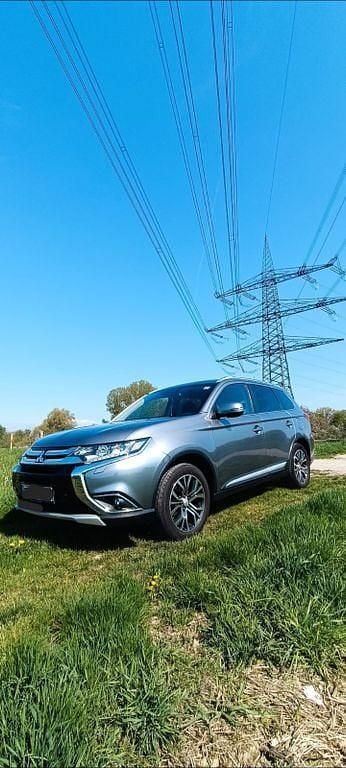 Gebraucht Mitsubishi Outlander Edition 150 PS (110 kW) 2017 Grau SUV