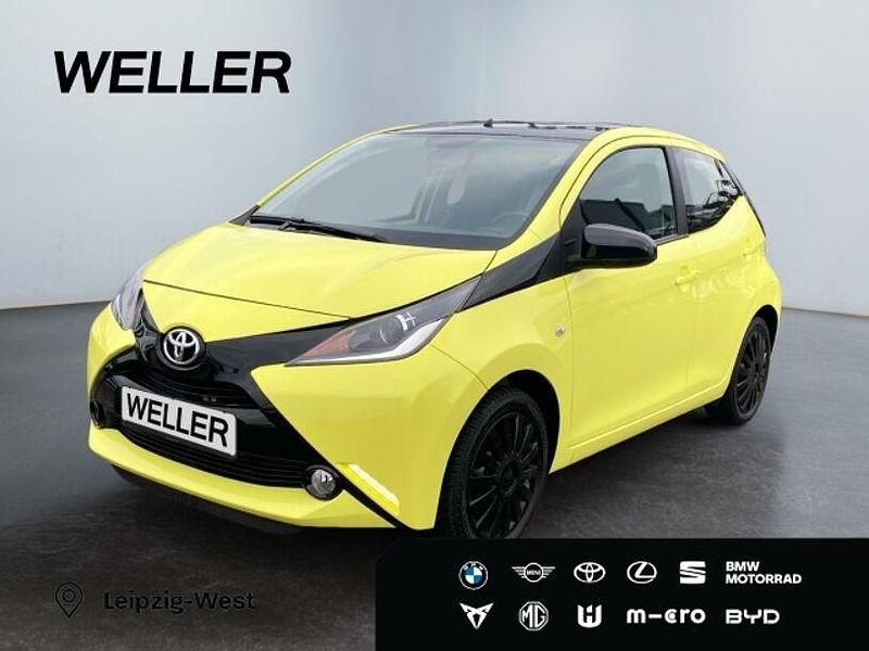 Gelb Gebraucht 2016 Toyota Aygo X-cite Kleinwagen | 10.990 € (Etwas zu teuer) - Bild 1/3