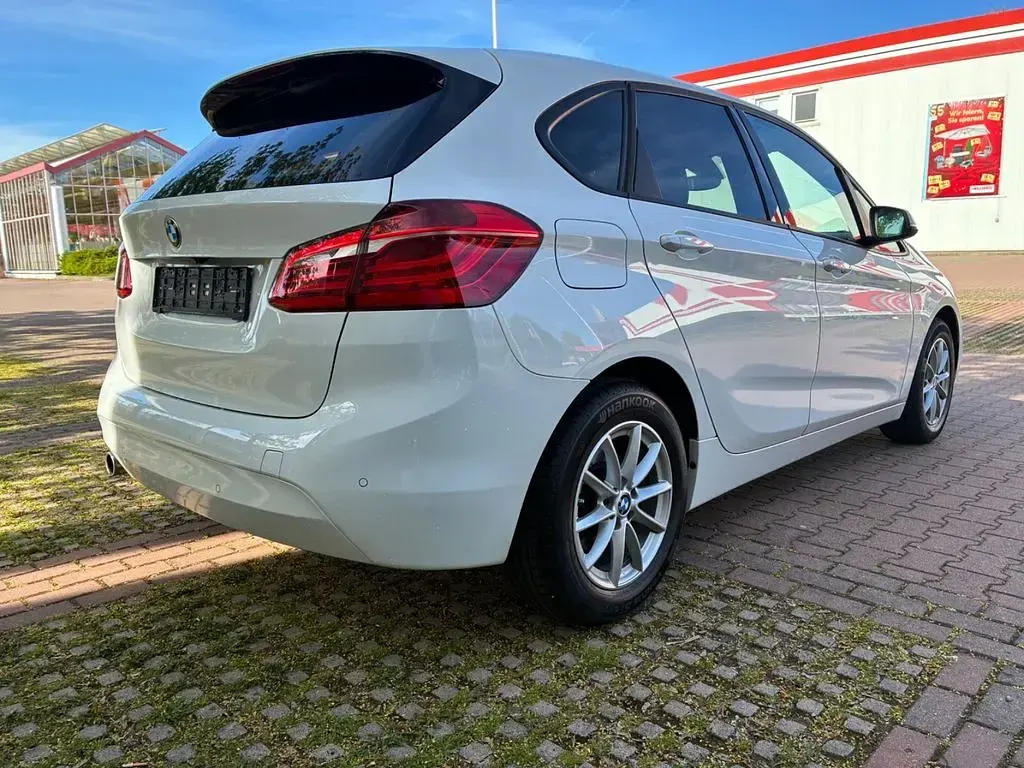 Gebraucht BMW 218 Active Tourer Advantage 150 PS (110 kW) 2014 Weiß Van / Kleinbus