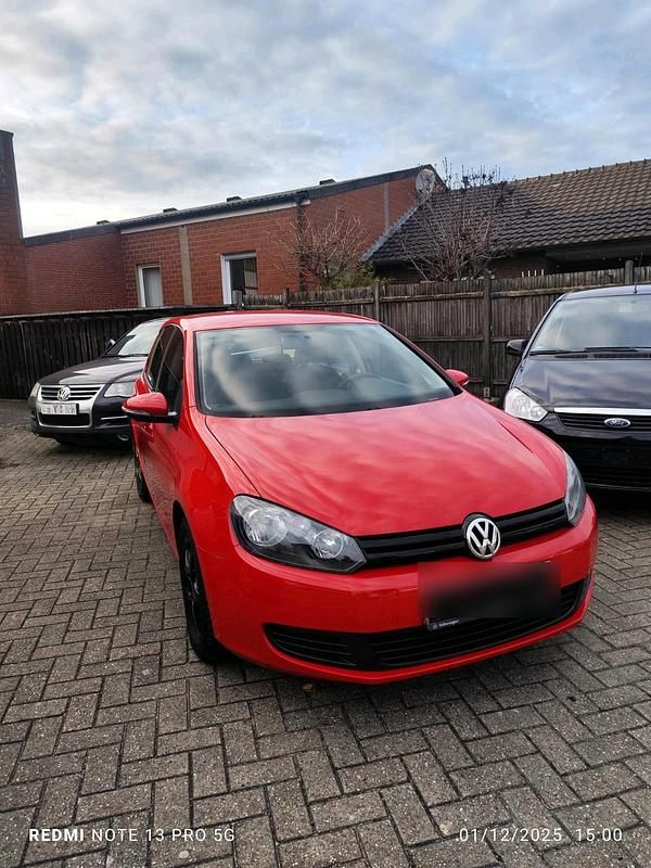 Gebraucht VW Golf VI 80 PS (58 kW) 2011 Rot Kleinwagen