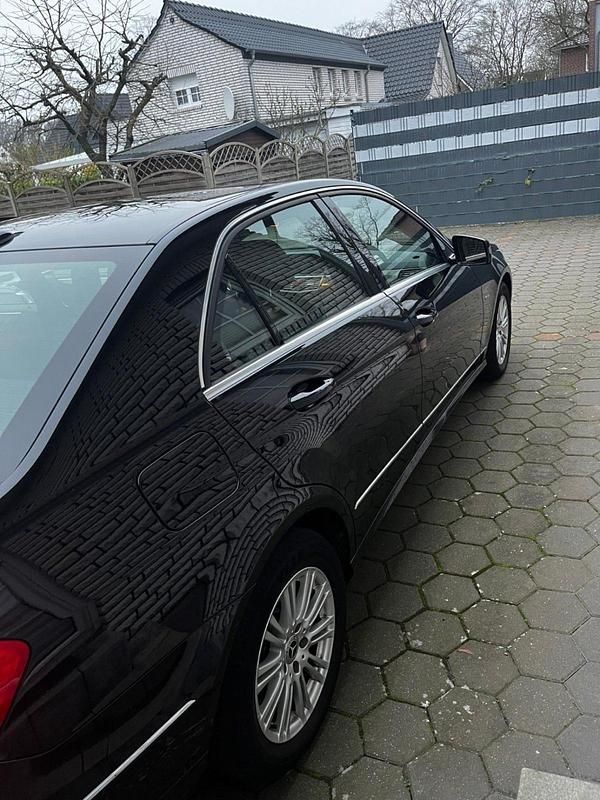 Gebraucht Mercedes E250 204 PS (150 kW) 2009 Schwarz Limousine