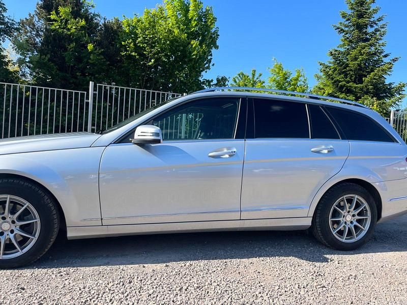 Gebraucht Mercedes C180 156 PS (114 kW) 2013 Silber Kombi