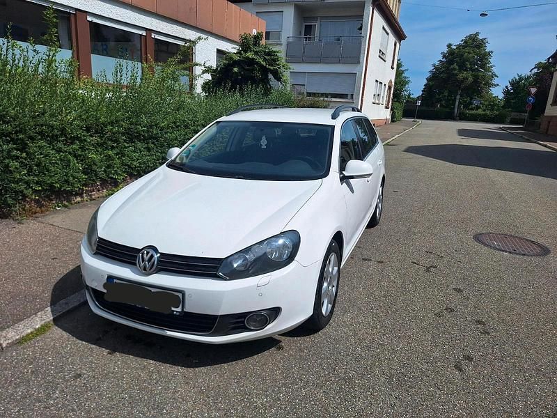 Weiß Gebraucht 2011 VW Golf VI Kombi | 2.800 € (Guter Preis) - Bild 1/4