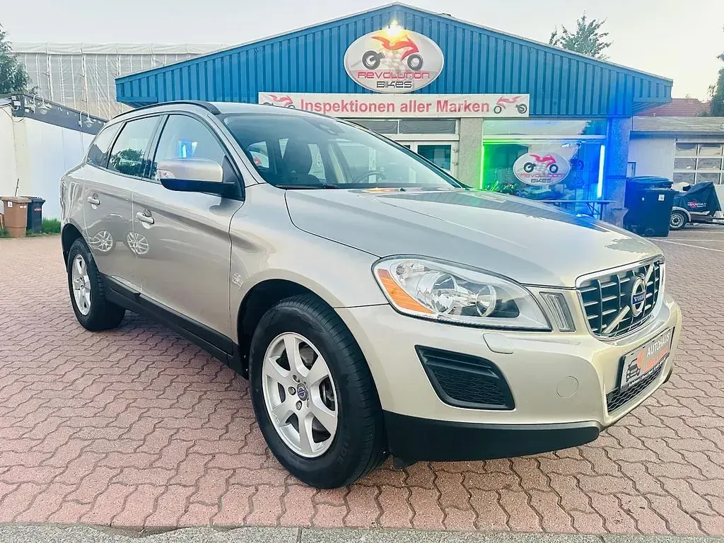 Gebraucht Volvo XC60 Kinetic 163 PS (119 kW) 2012 SUV