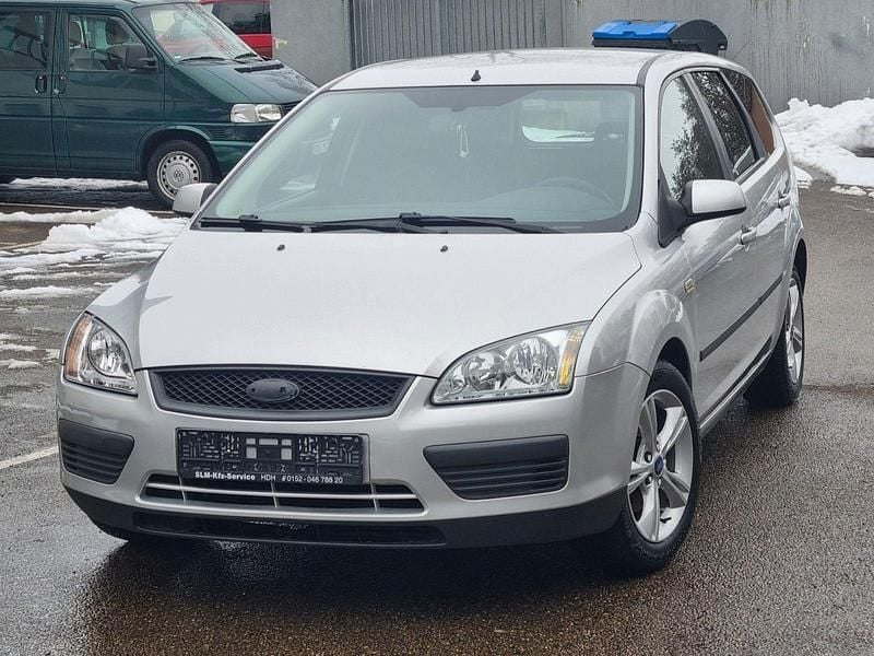 Silber Gebraucht 2007 Ford Focus Fun X Kombi | 1.899 € (Etwas zu teuer) - Bild 1/4