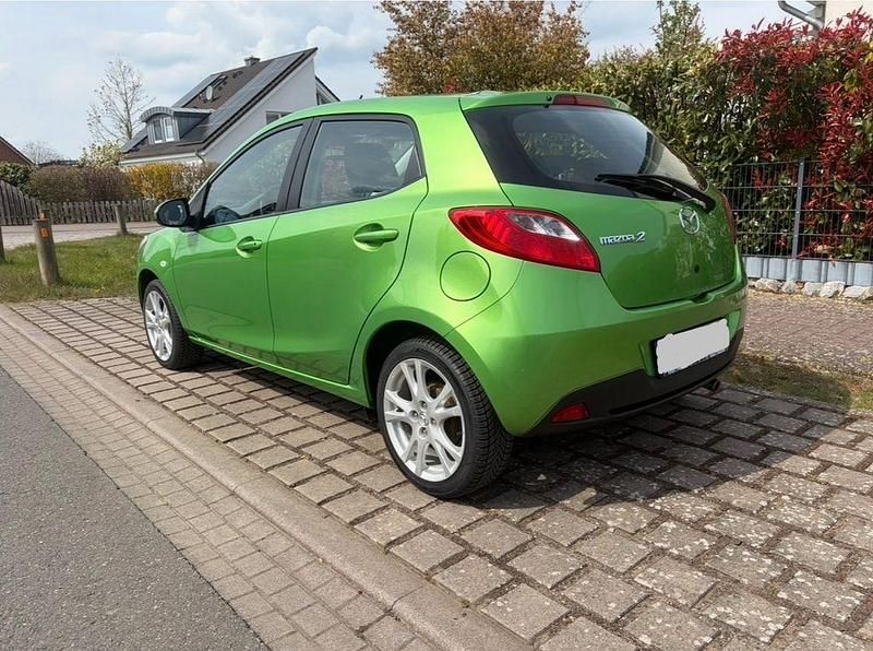 Usata Mazda 2 75 CV (55 kW) 2011 Verde Utilitaria