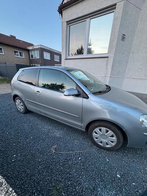 Gebraucht VW Polo 64 PS (47 kW) 2006 Silber Kleinwagen