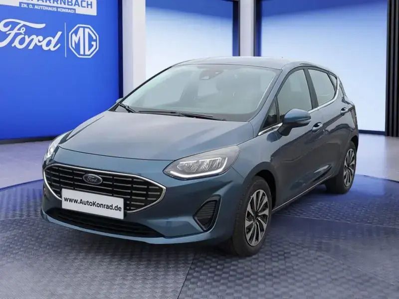 Chromablau metallic Gebraucht 2023 Ford Fiesta Titanium Kleinwagen | 17.990 € (Guter Preis) - Bild 1/4