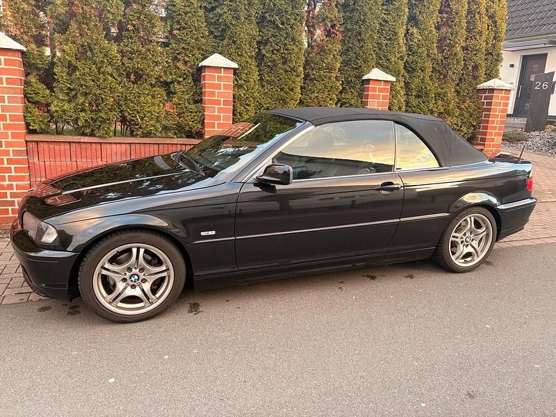 Gebraucht BMW 325 Cabriolet 192 PS (141 kW) 2001 Schwarz Cabrio