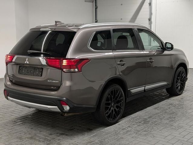 Gebraucht Mitsubishi Outlander 150 PS (110 kW) 2018 Braun (granitbraunmet.) SUV
