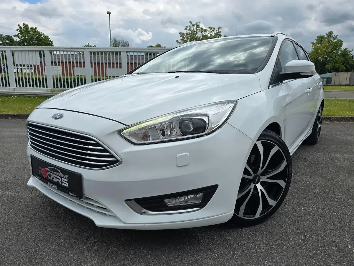 Gebraucht Ford Focus Titanium 120 PS (88 kW) 2017 Weiß Kombi