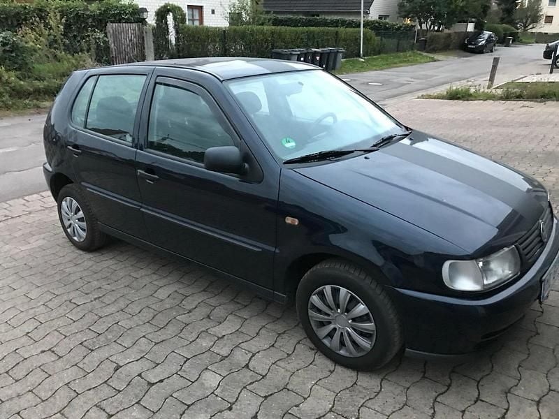 Blau Gebraucht 1997 VW Polo Kleinwagen | 1.555 € - Bild 1/4
