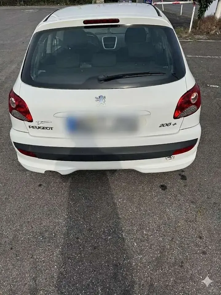 Gebraucht Peugeot 206 60 PS (44 kW) 2009 Weiß Limousine