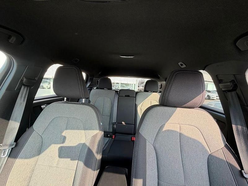 Gebraucht Volvo XC40 Core 163 PS (119 kW) 2024 Grau SUV