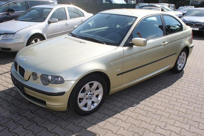 Pistaziengruen metallic Gebraucht 2003 BMW 318 Compact Advantage Kleinwagen | 3.900 € (Teuer) - Bild 1/4