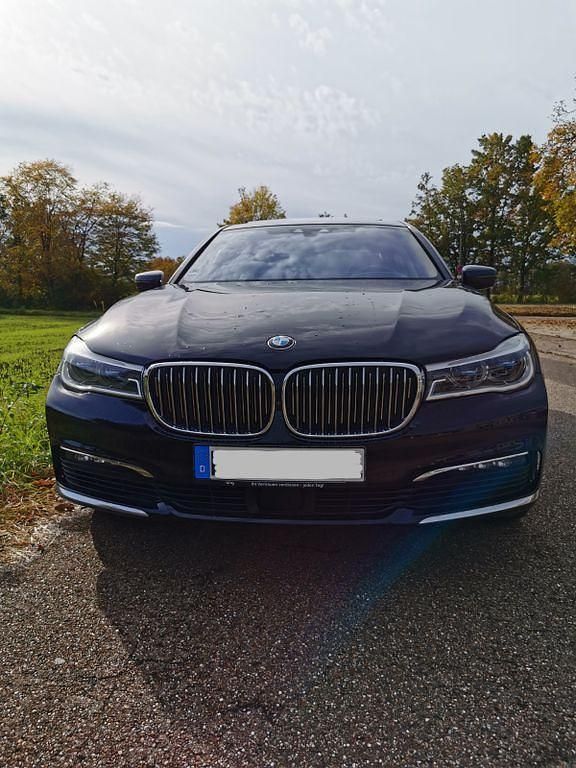 Gebraucht BMW 750 400 PS (294 kW) 2018 Schwarz Limousine