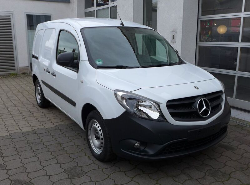 Arktikweiss Gebraucht 2021 Mercedes Citan 108 Van / Kleinbus | 12.990 € (Fairer Preis) - Bild 1/4