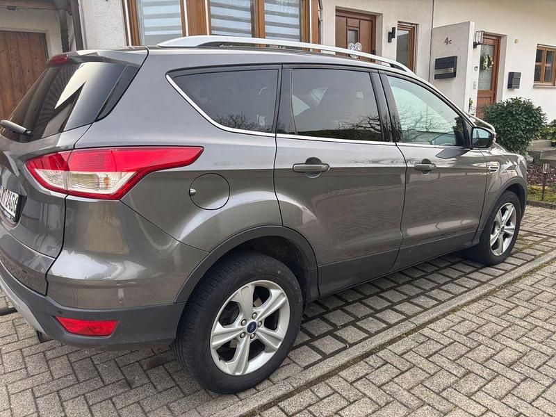 Gebraucht Ford Kuga Titanium 163 PS (119 kW) 2014 Grau SUV