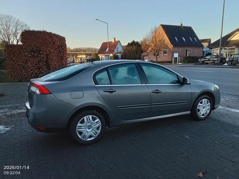 Gebraucht Renault Laguna III Expression 110 PS (80 kW) 2010 Grau Limousine
