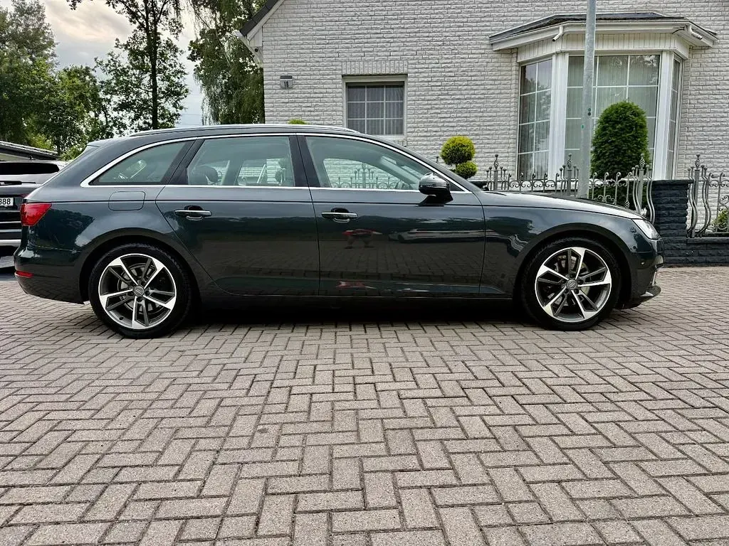 Gebraucht Audi A4 Sport 190 PS (139 kW) 2015 Grau Kombi