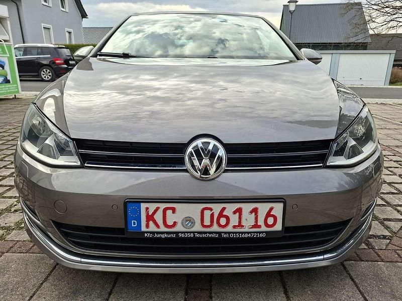 Second-hand VW Golf VII LOUNGE 125 CP (91 kW) 2015 Verde Hatchback