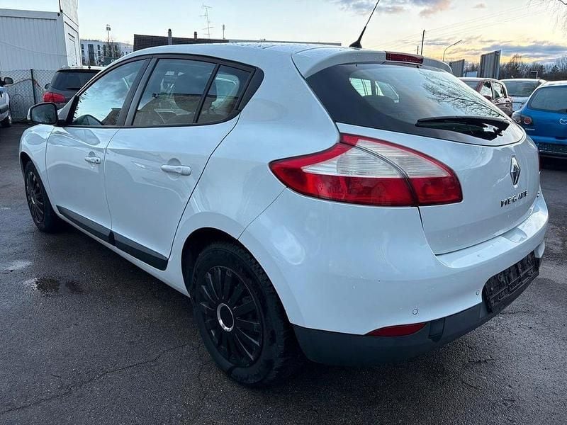 Gebraucht Renault Mégane Expression 106 PS (77 kW) 2009 Weiß Limousine