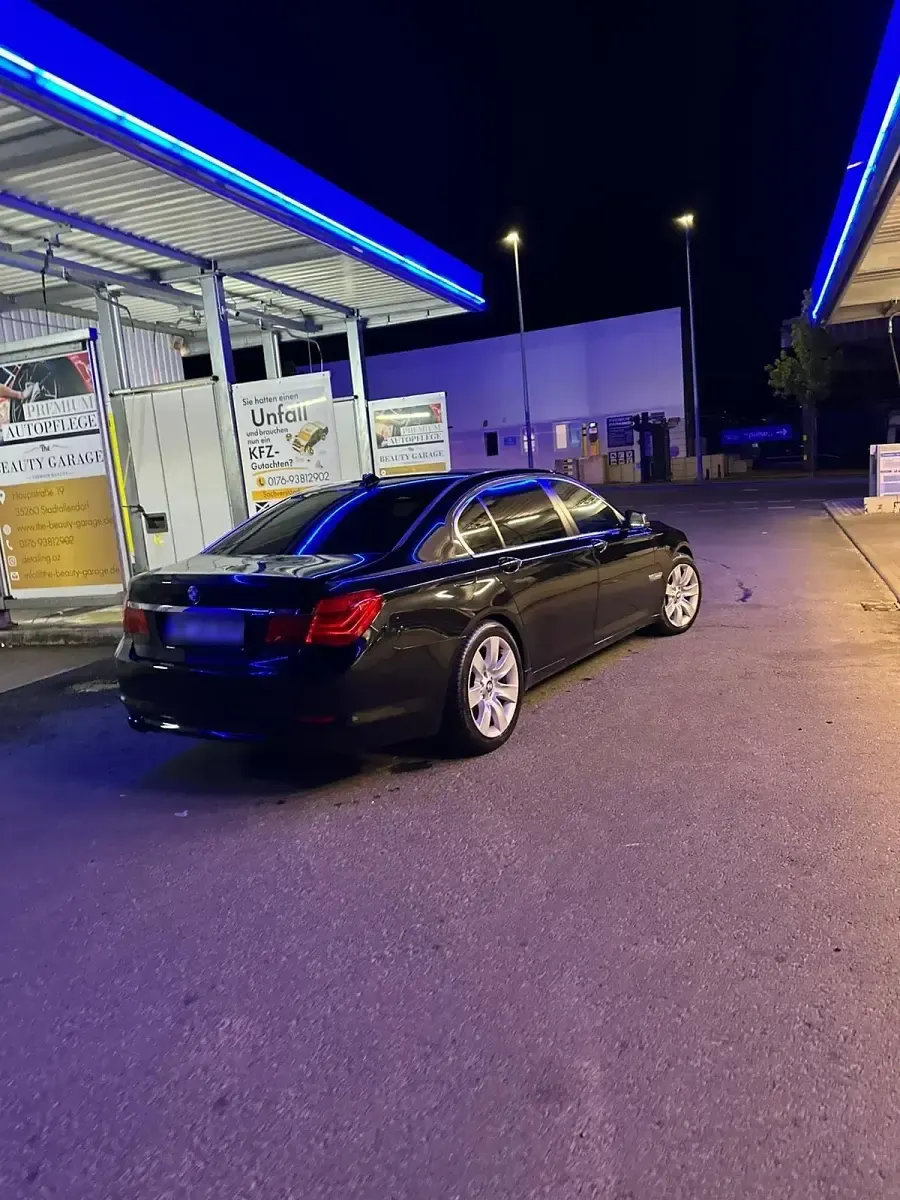 Gebraucht BMW 730 Shadowline 245 PS (180 kW) 2012 Schwarz Limousine