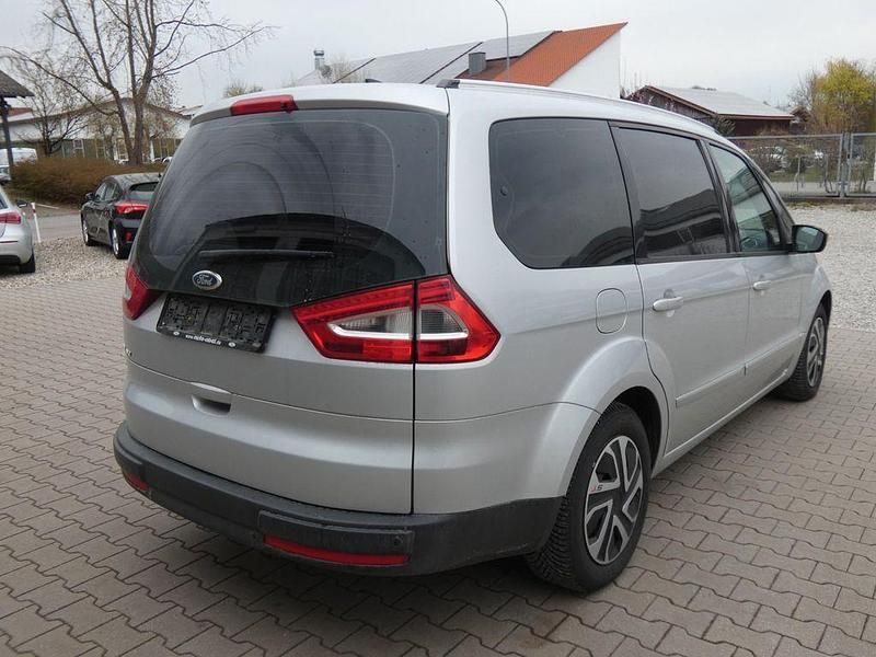 Gebraucht Ford Galaxy Trend 163 PS (119 kW) 2011 Silber Van / Kleinbus