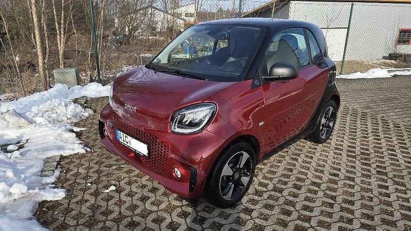 Rot Gebraucht 2020 Smart ForTwo Electric Drive Passion Coupé | 10.400 € (Etwas zu teuer) - Bild 1/4