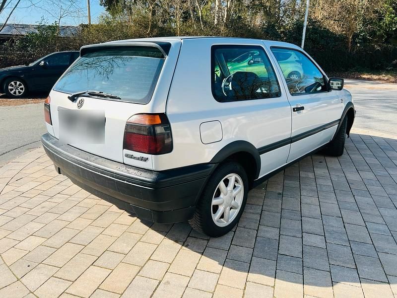 Gebraucht VW Golf III 90 PS (66 kW) 1994 Silber Kleinwagen