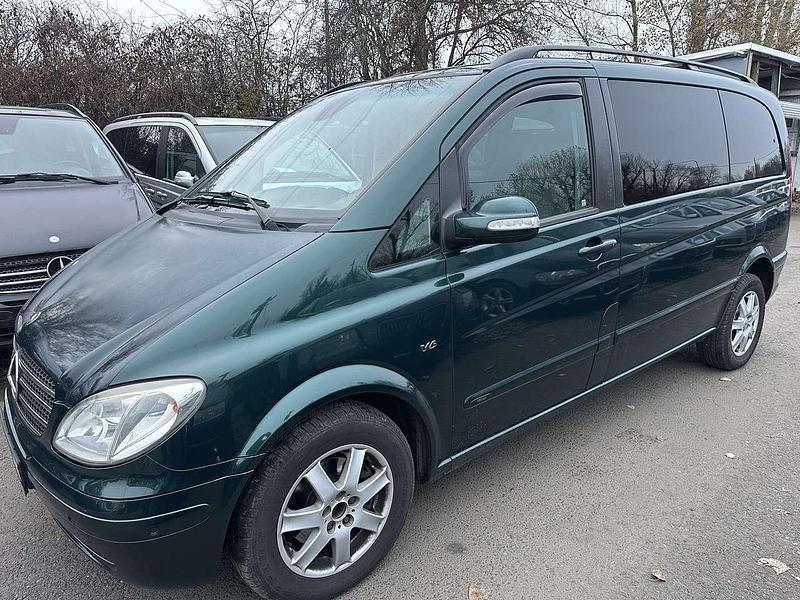 Andraditgrün metallic Gebraucht 2009 Mercedes Viano Van / Kleinbus | 9.990 € (Superpreis) - Bild 1/4