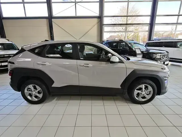 Neu Hyundai Kona Select 116 PS (85 kW) 2026 Grau SUV