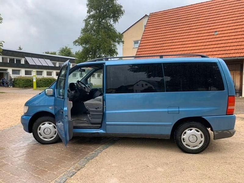 Gebraucht Mercedes V280 174 PS (127 kW) 1998 Blau Van / Kleinbus