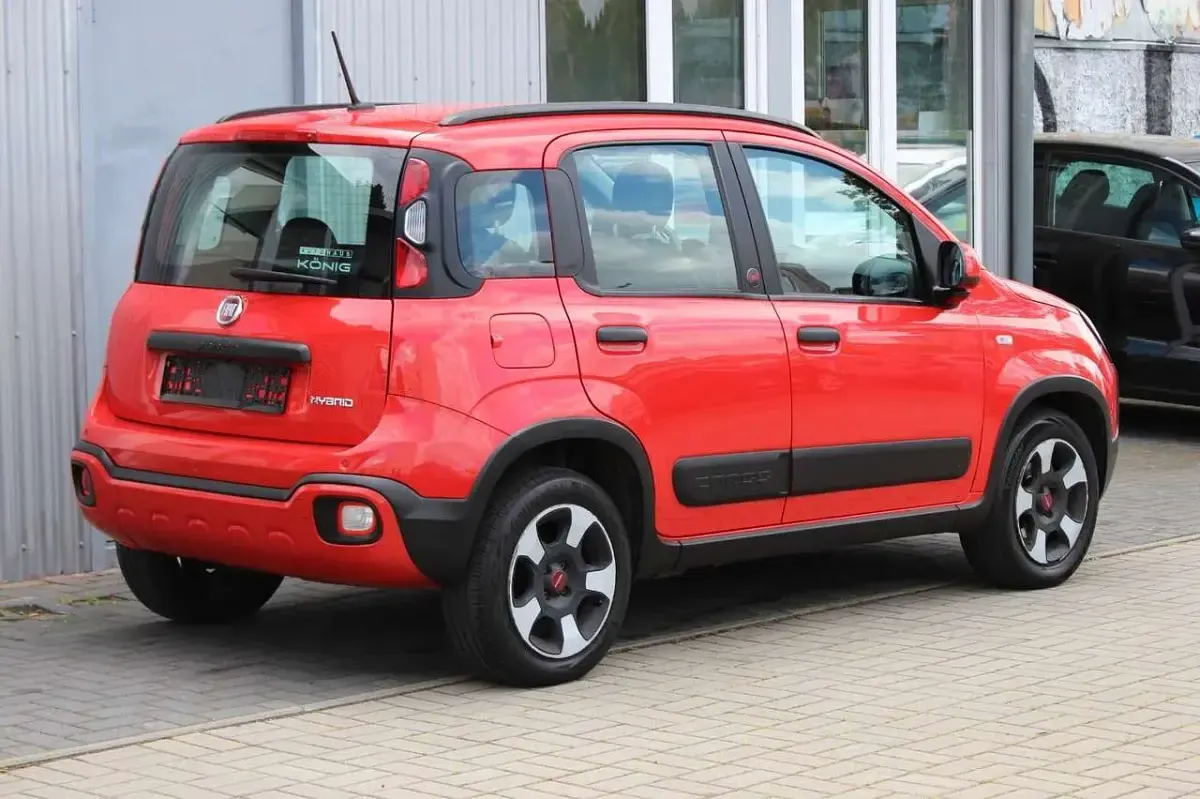 Gebraucht Fiat Panda Cross Cross 69 PS (50 kW) 2022 Colore esterno (bartolini rot) Kleinwagen