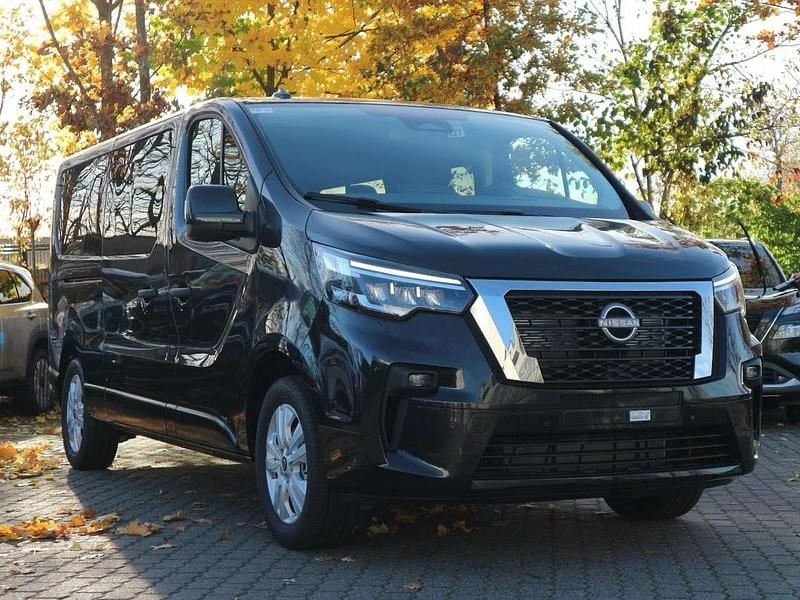 Neu Nissan Primastar Tekna 170 PS (125 kW) 2025 Midnight black Van / Kleinbus