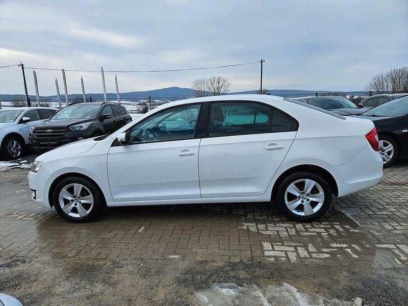 Gebraucht Skoda Rapid Ambition 90 PS (66 kW) 2015 Weiß Kleinwagen