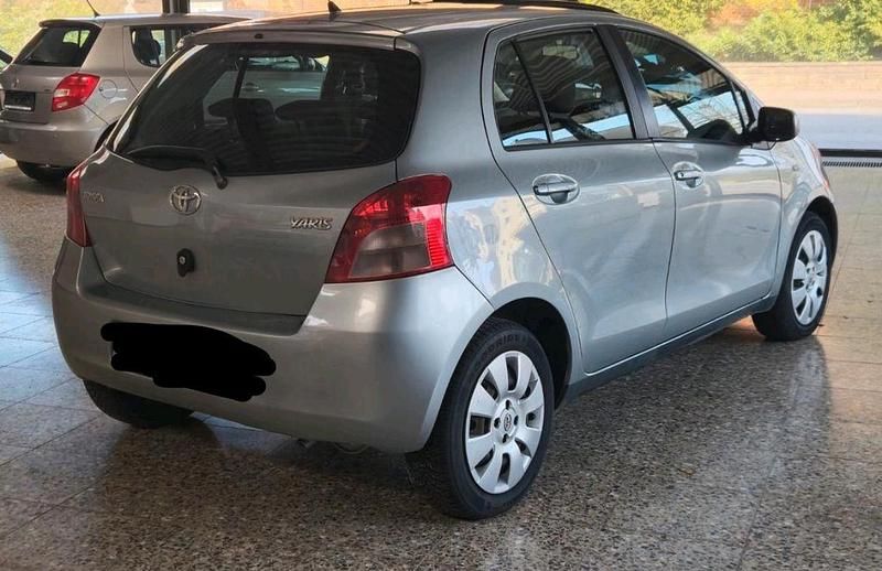 Gebraucht Toyota Yaris 69 PS (50 kW) 2006 Blau Kleinwagen