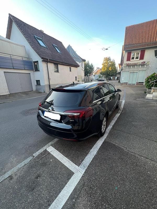 Schwarz Gebraucht 2016 Opel Insignia Kombi | 9.850 € (Teuer) - Bild 1/4
