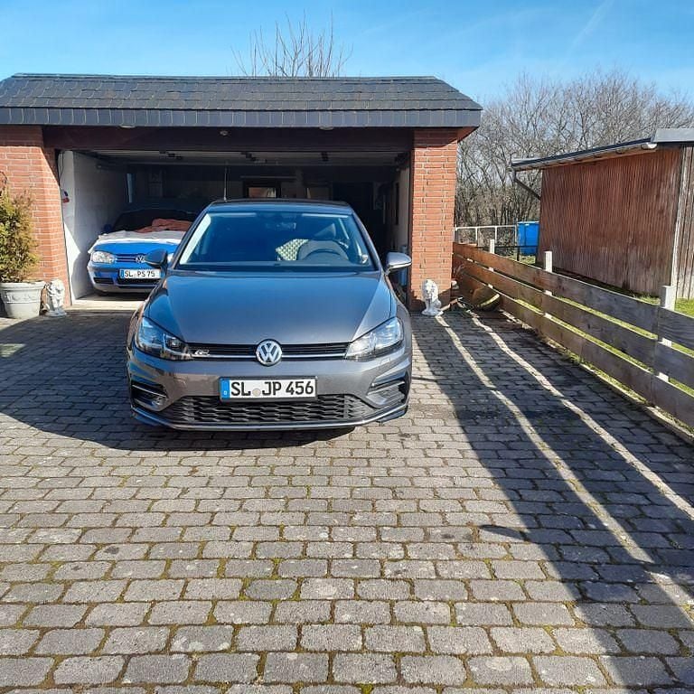 Gebraucht VW Golf VII Highline 150 PS (110 kW) 2019 Grau Limousine