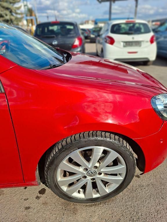 Gebraucht VW Golf VI Team 105 PS (77 kW) 2010 Rot Kleinwagen