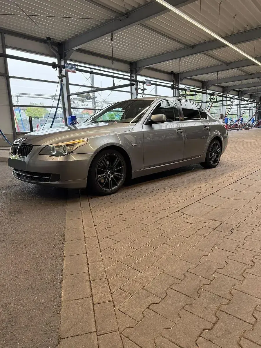 Gebraucht BMW 520 170 PS (125 kW) 2007 Grau Limousine