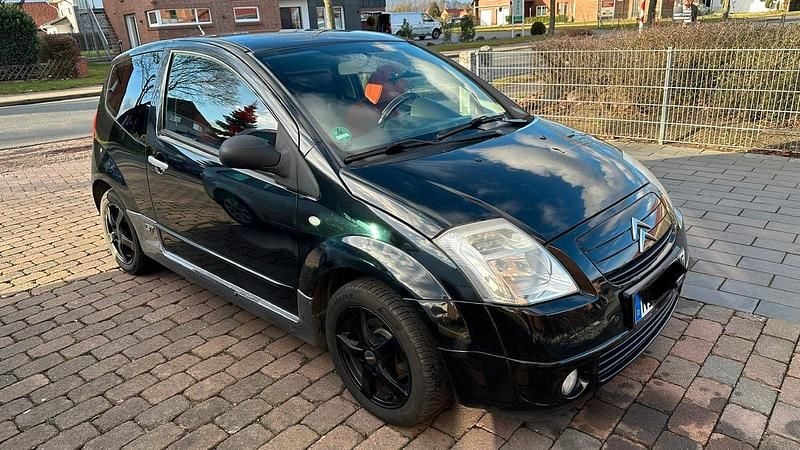 Schwarz Gebraucht 2004 Citroën C2 Kleinwagen | 600 € (Superpreis) - Bild 1/4
