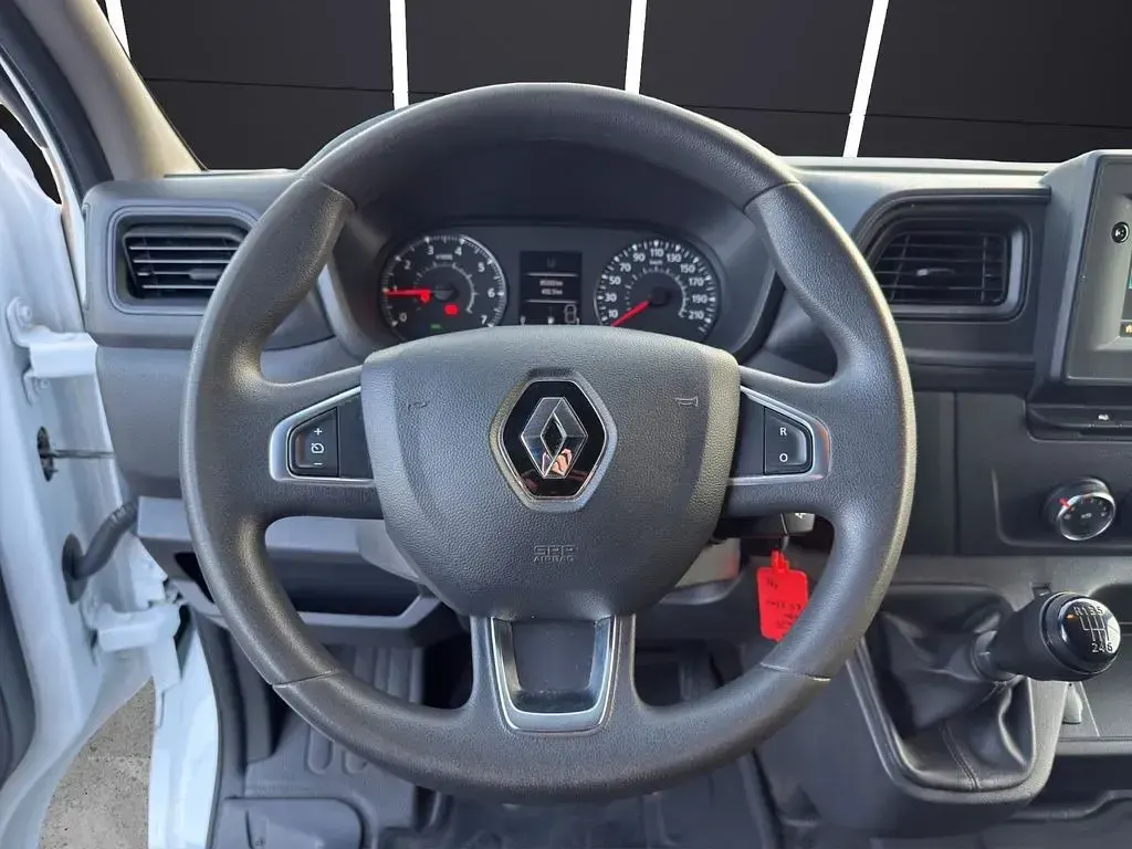 Usado Renault Master 135 CV (99 kW) 2023 Blanco Monovolumen