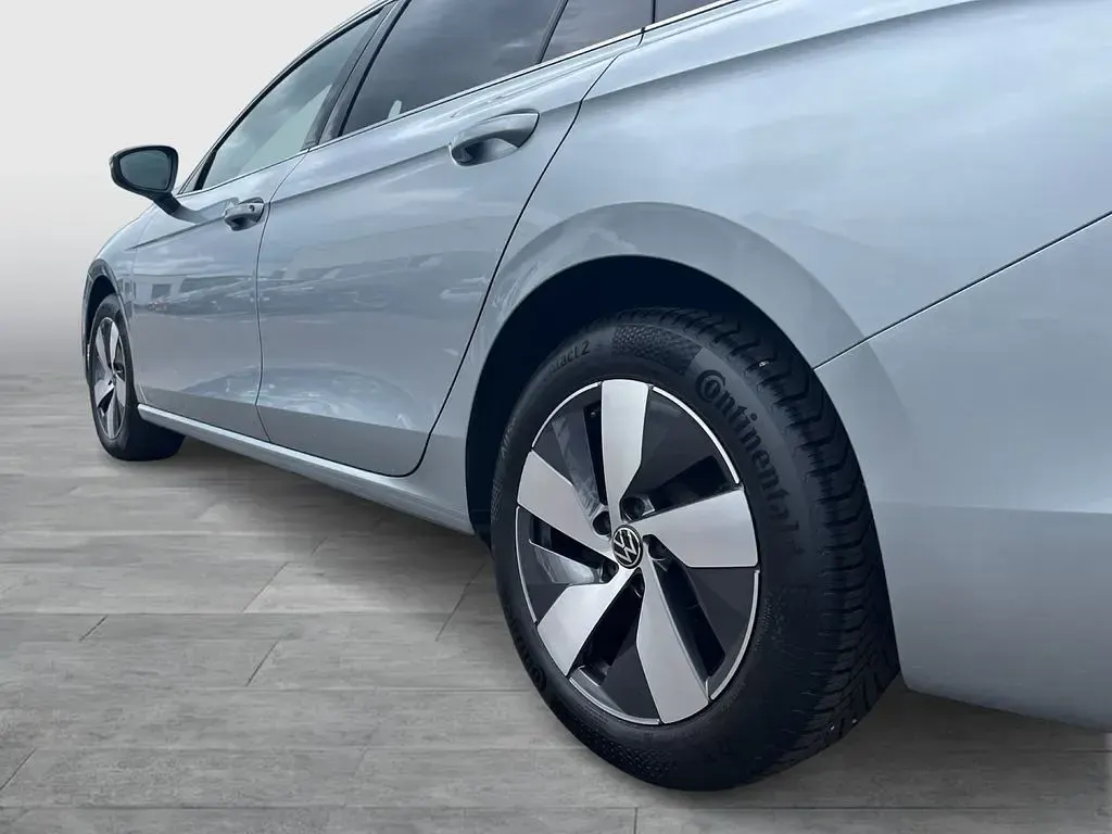 Gebraucht VW Passat Business 150 PS (110 kW) 2025 Oyster silver metallic Kombi