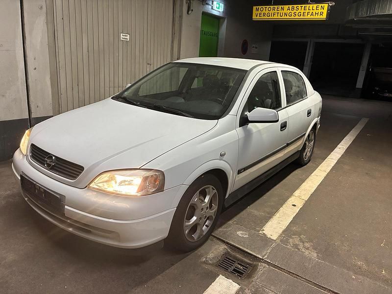 Weiß Gebraucht 2002 Opel Astra Kleinwagen | 999 € (Superpreis) - Bild 1/4