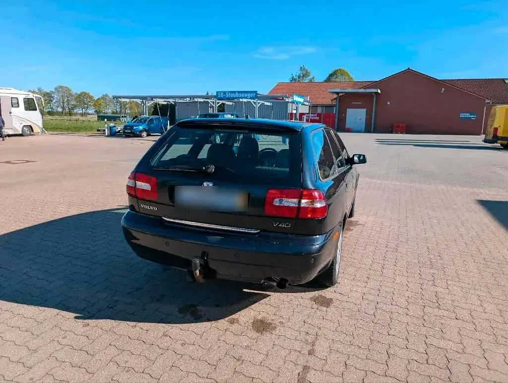 Gebraucht Volvo V40 122 PS (89 kW) 2004 Schwarz Kombi