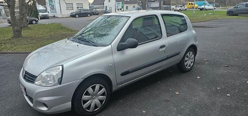 Gebraucht Renault Clio II Authentique 75 PS (55 kW) 2012 Kleinwagen